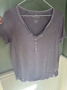 American Eagle Soft and Sexy Women's Short Sleeve Henley Tee - Gray